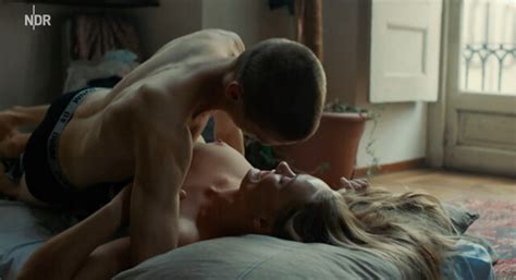 Nude Video Celebs Frida Gustavsson Nude Tigers