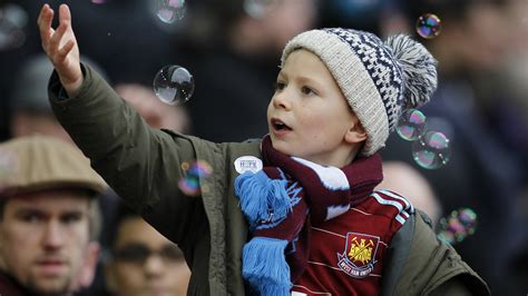 How Im Forever Blowing Bubbles Became A West Ham Anthem Sporting News