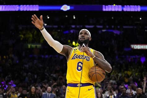 Basketball Nba Stars And Legends Hail Scoring King Lebron As Greatest