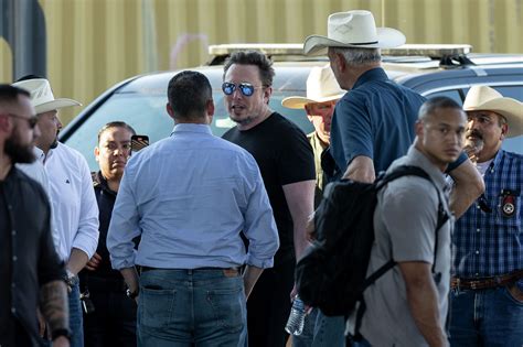 Elon Musk visits Texas border, calls for immigration reform