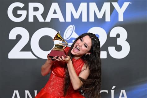 Joaquina Gana El Latin Grammy Por Mejor Nueva Artista La Esquina