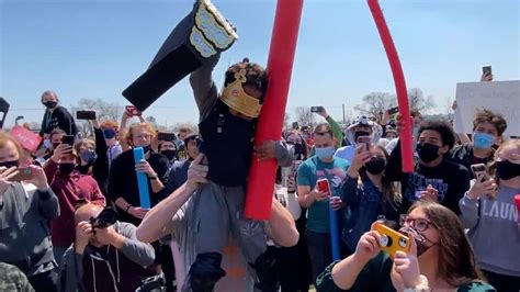 Josh fight: Hundreds of Joshes battle it out with pool noodles to ...