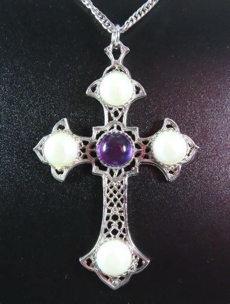 VTG SARAH COVENTRY Faux Pearl CROSS NECKLACE PENDANT Purple Lucite Cab