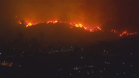 Photos Thomas Fire Burns In Southern California S Ventura County Abc7 San Francisco