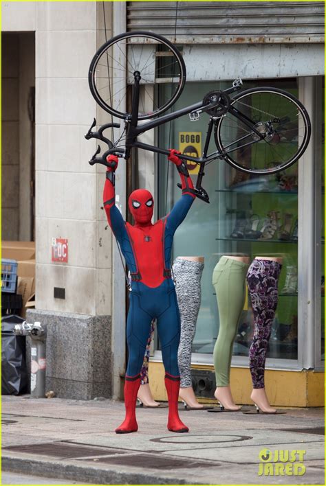 Spider Man Swings Into Action On Homecoming Set Photo 3704546