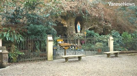 La Grotta Della Madonnina Di Bobbiate La Piccola Lourdes Della