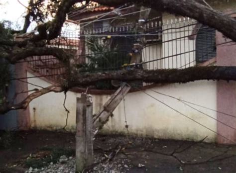 35 mil imóveis ficaram sem luz após temporal em Maringá