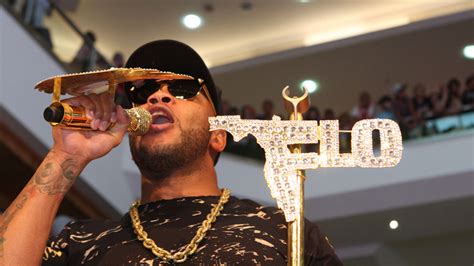 Hot Day South Bay Flo Rida Headlines Free Concert At Great America