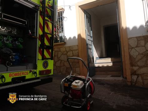 Un Incendio En Una Vivienda De Olvera Deja Tres Afectados Por