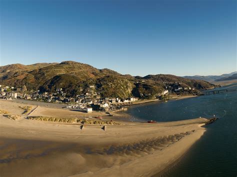 Barmouth Beach | VisitWales