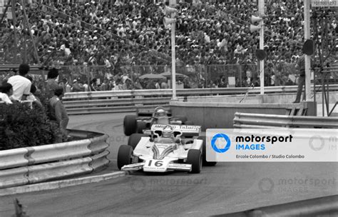 Riccardo Patrese Shadow DN8 Ford Leads Jody Scheckter Wolf WR1 Ford