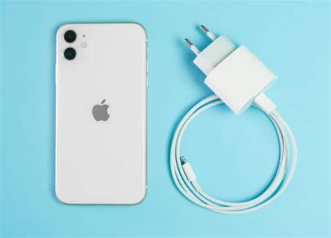 De novo Procon multa Apple em R 12 milhões por venda de iPhones sem