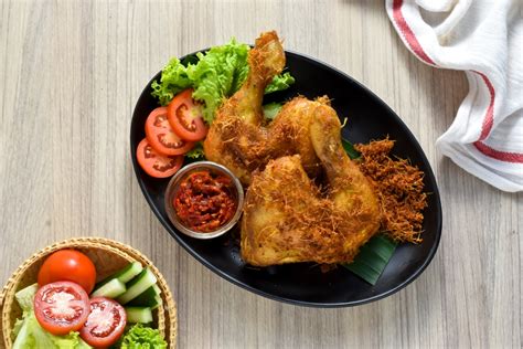 Resep Ayam Goreng Lalapan Dengan Sambal Terasi Yang Nagih Mahi