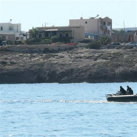 Lhotspot Di Lampedusa Stato Svuotato Il Questore Nessuna