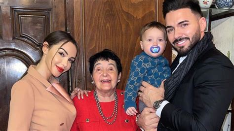 Nabilla Benattia Et Sa Famille