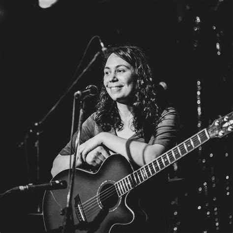 Mia Kruz | Spotify