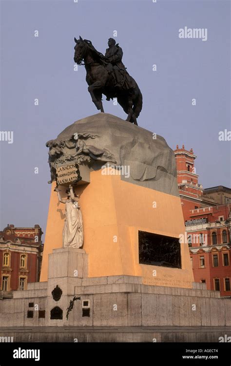 Les P Ruviens Peuple P Ruvien Statue Questre En Bronze General San