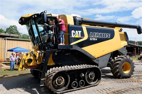 Semitrckn — Cat Lexion 575r Combine On Tracks