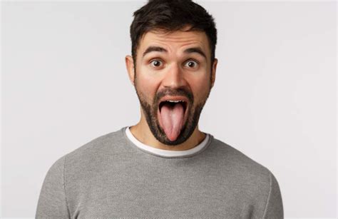 tache blanche sur la langue   traitements show devant