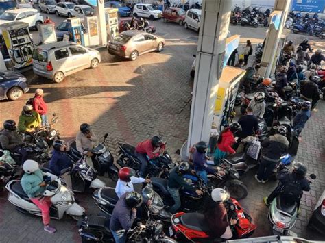 Heavy Rush At Petrol Stations In Himachal Pradeshs Dharamsala Amid