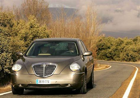 Fiche Technique Lancia Thesis Jtd