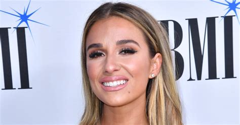 Jessie James Decker Flaunts Toned Body In Briefs On Instagram Story