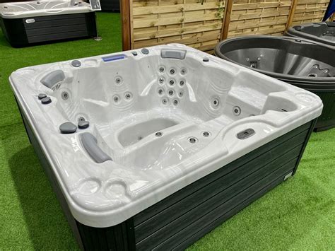 Escape Scunthorpe Hot Tub Megastore