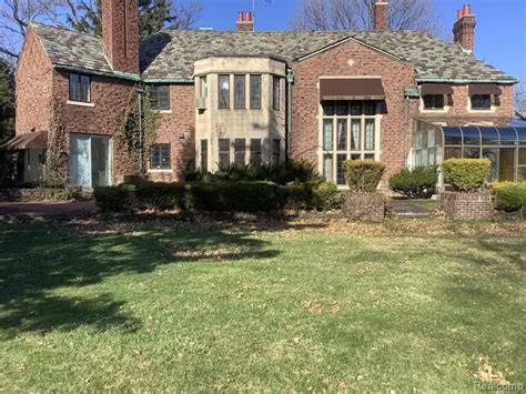 Michigan Man Restoring Aretha Franklins Iconic Detroit Home