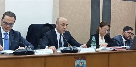 Taranto Sfiducia Al Sindaco Salta La Discussione