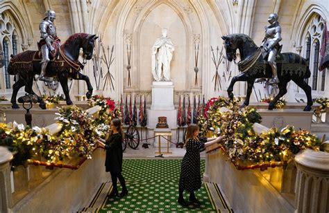 Windsor Castle At Christmas How Queens Residence Celebrates