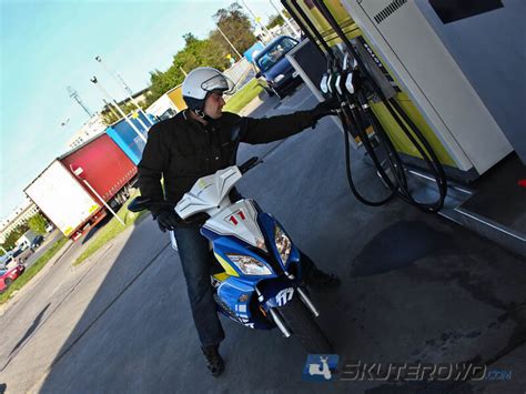 Test Barton N125 N jak Naked Bike 125 ccm Jednoślad pl