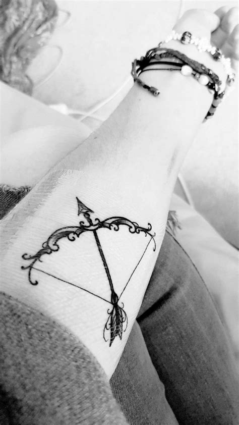 60 Best Bow And Arrow Tattoos That Will Inspire You In 2021 Bow Arrow