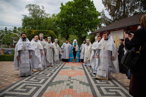 ÎPS Mitropolit Vladimir a oficiat Sfânta și Dumnezeiasca Liturghie