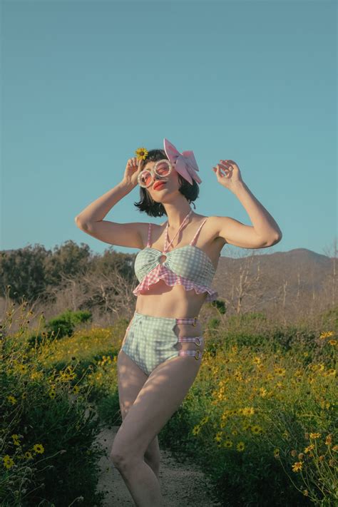 Meet Fashion Blogger Amy Roiland Rapper Weekly