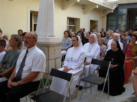 Sedmi Dan Devetnice Bla Enoj Mariji Propetoga Dru Ba K Eri Milosr A