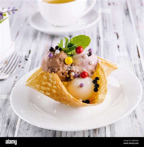 Three Flavor Ice Cream Hi Res Stock Photography And Images Alamy
