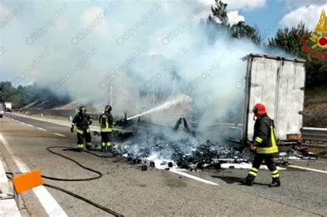 Foto L Intervento Dei Vigili Del Fuoco Sull A Napoli Canosa