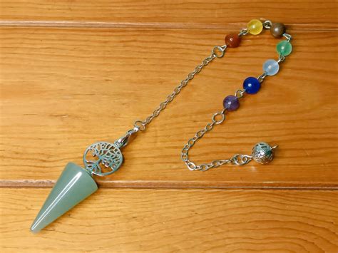 Dowsing Pendulum Natural Stone Crystal Pendulum With Tree Of Life And