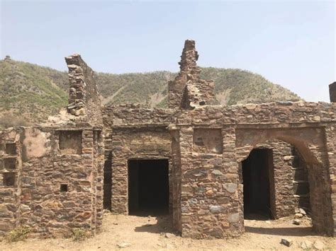 Bhangarh Fort Rajasthan One Of The Most Haunted Ghost Towns In India