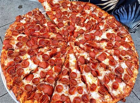 6 Most Expensive Pizzas At Popular Fast Food Chains — Eat This Not That