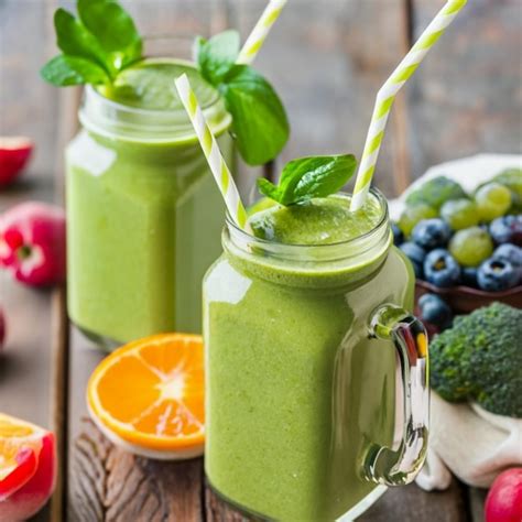 Premium Photo Healthy Smoothie In Glasses With Fruits And Vegetable