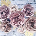 KWIATY Z PAPIERU na ścianę rose gold i nude dekoracje na przyjęcia