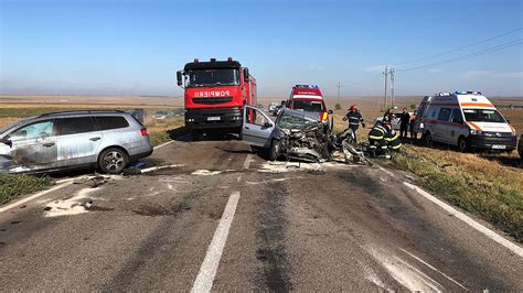 FOTO Două persoane rănite într un accident rutier petrecut în zona