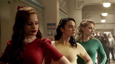 Riverdale Lo Nuevo De Lili Reinhart Camila Mendes Y Madelaine