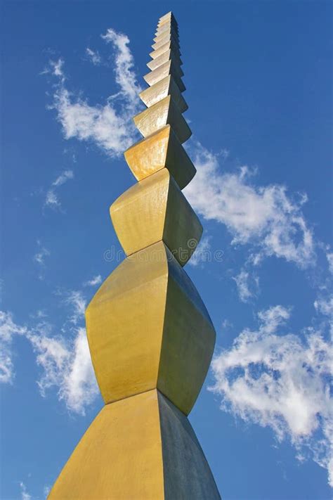 Constantin Brancusi Endless Column