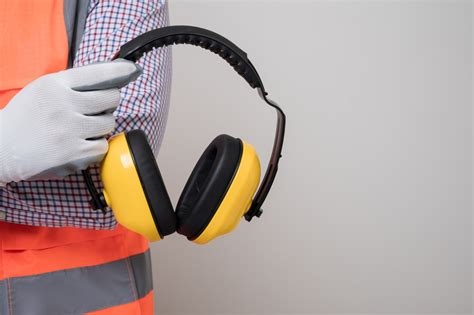 Protecting Your Ears In Loud Workplaces Work Fit Blog