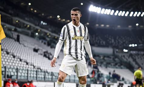 Cristiano Ronaldo Chega A Gols Pela Juventus E Iguala Marca