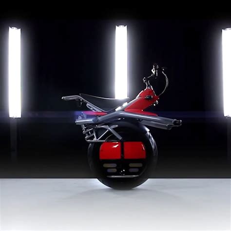 This One Wheeled Motorcycle Makes Your Unicycle Look Weak