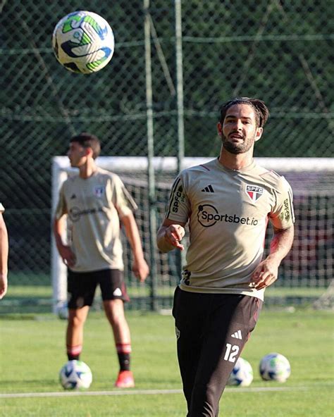 Confira galeria de fotos da reapresentação do São Paulo nesta quarta