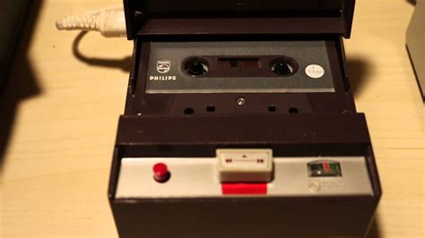 Philips EL3300 22 Compact Cassette Recorder 42 63 14 20 Th October